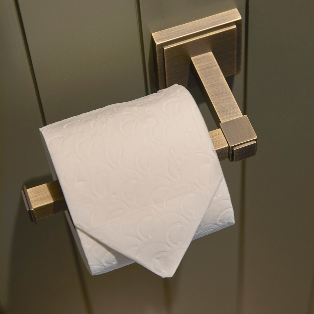 Design by Sophie Paterson Interiors. Photography by Ray Main. Product shown in our satin antique satin lacquered (SAS) finish.