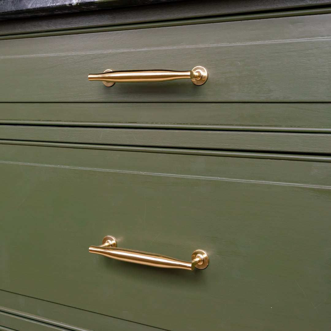Design by The White Kitchen Company. Photography by Julia Currie Photography. Product shown in our polished brass unlacquered (PBUL) finish.
