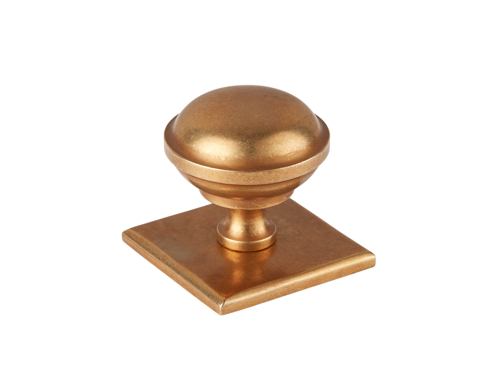 Product shown in our burnished brass (BEL) finish