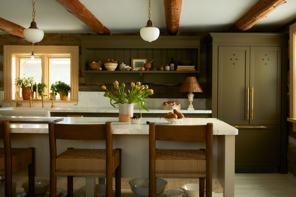 Tranquil Cabin with Organic Influences