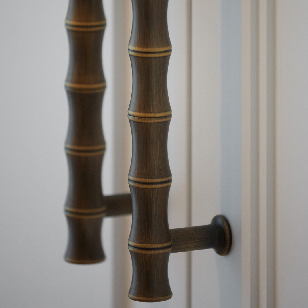 Design by Sophie Paterson Interiors. Photography by Ray Main. Product shown in our satin antique satin lacquered (SAS) finish.