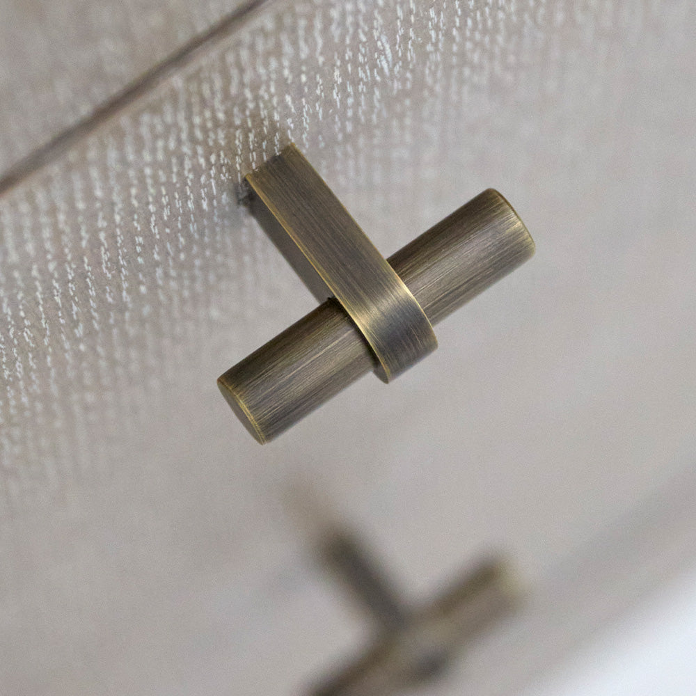 Design by Sophie Paterson Interiors | Photography by Ray Main | Arbar T-bar shown in our satin antique satin lacquered (SAS) finish.