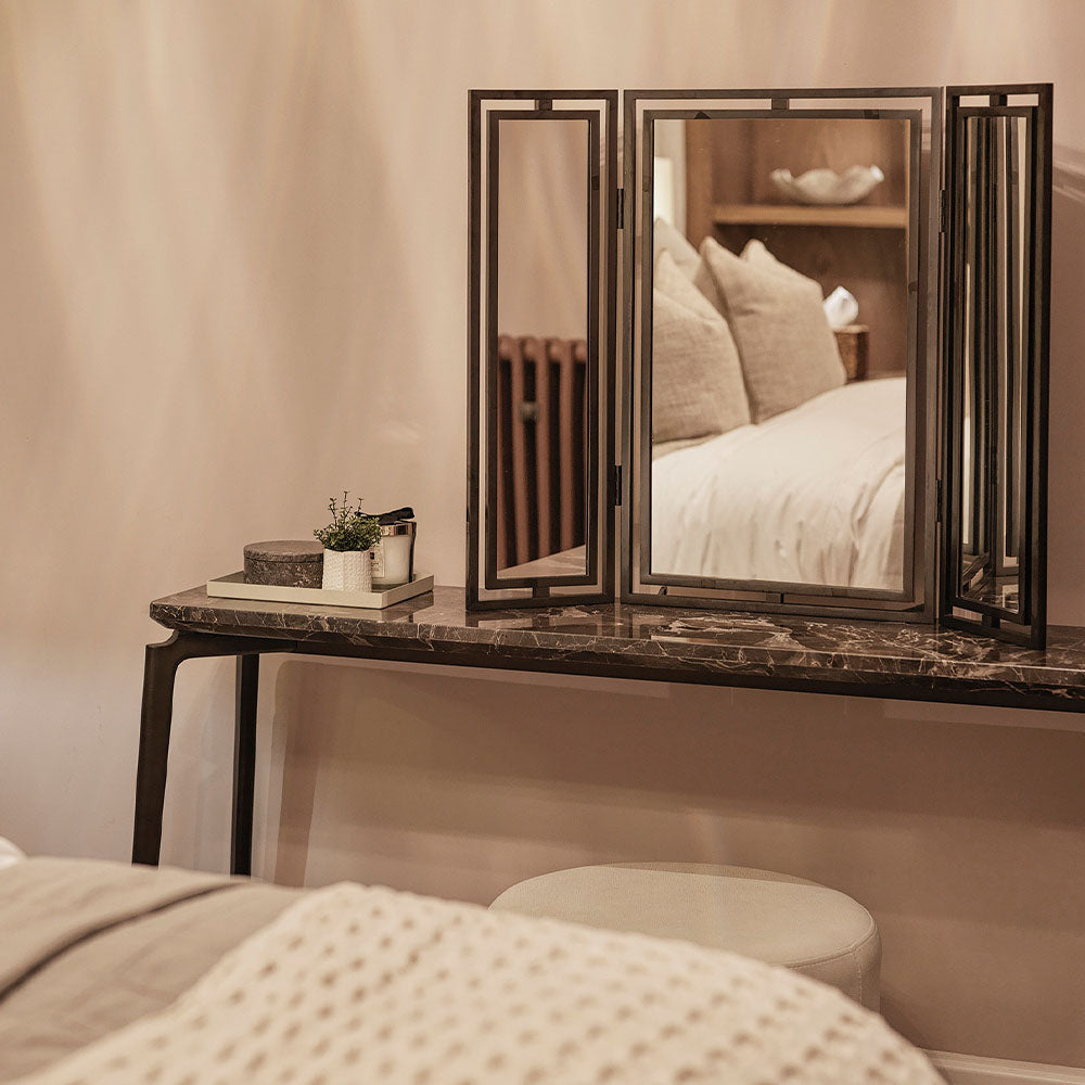 Design by Brownlow Furniture | Photography by Mark Reeves | Product shown in our dark bronze (DBZ) finish.