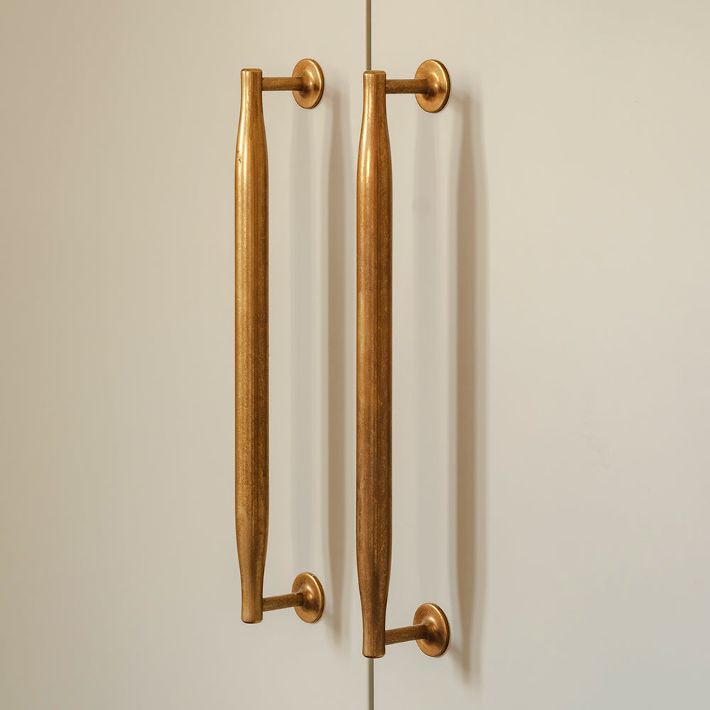 Photography by Joey Kendal Brown | Colmore Cabinet Handles shown in our aged brass (BEL) finish.