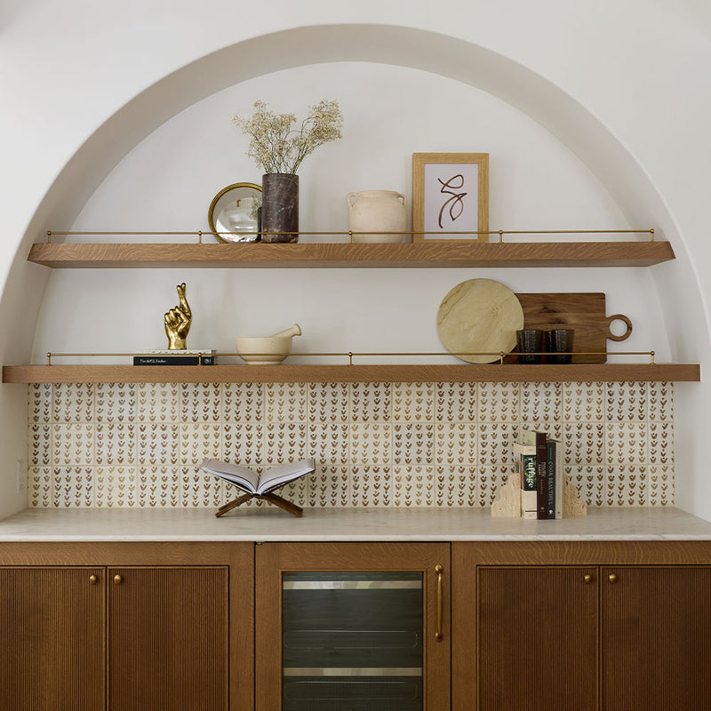 Design by Kate Marker Interiors | Photography by Margaret Rajic | Small Cotswold Gallery Shelf Rail shown in our aged brass (BEL) finish.
