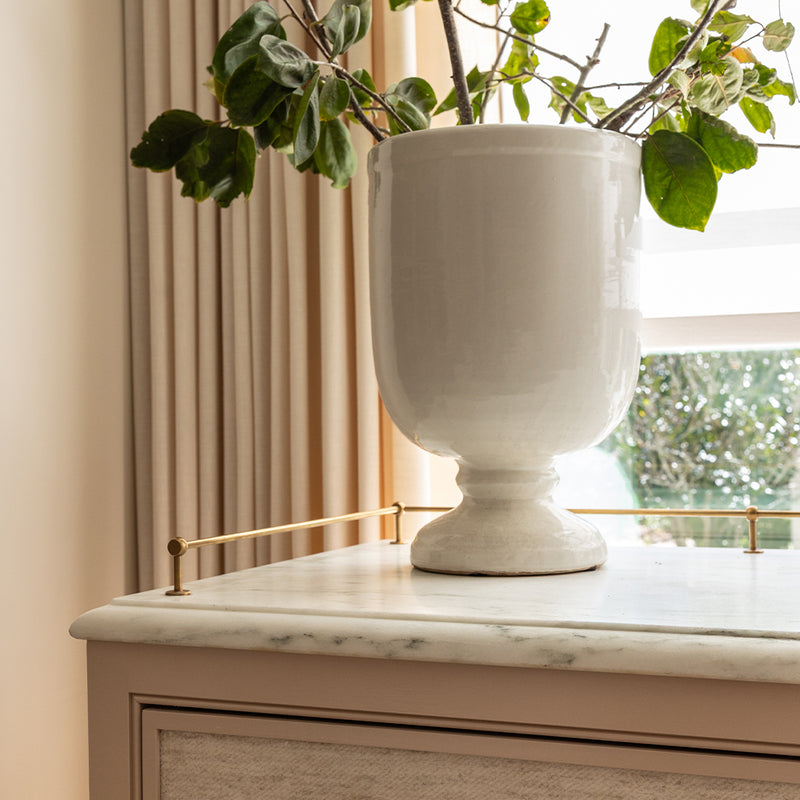 Design by Helene Dellocono Designs | Photography by Kim Meadowlark | Small Cotswold Gallery Shelf Rail shown in our aged brass (BEL) finish.