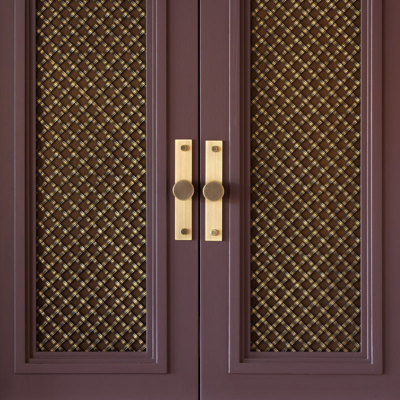 Features our 13mm Diamond Interwoven Grille with 5mm Reeded Wire and Fine Mesh Backing in our antique brass lacquered (ABL) grille finish | Project by Krantz Designs. 