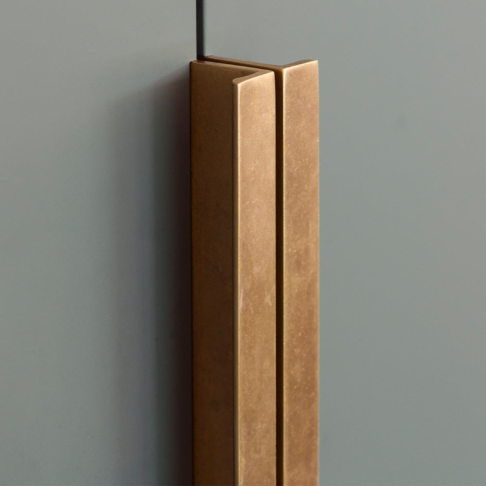 Design by Inglis Hall | Edgbaston Pull Handles shown in our aged brass (BEL) finish.