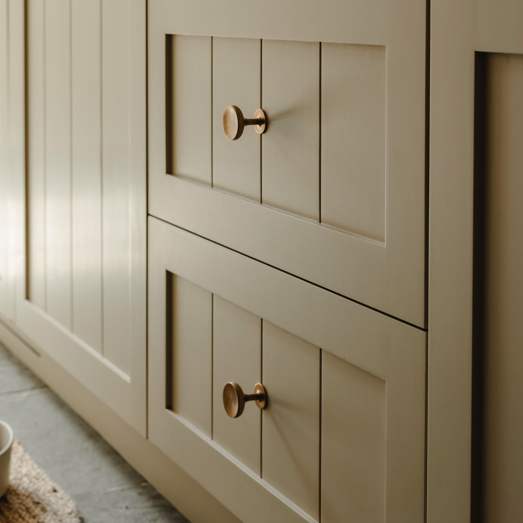 Project by House Nine Design | Photography by Joey Kendal Brown | Colmore Cabinet Knobs shown in our aged brass (BEL) finish.