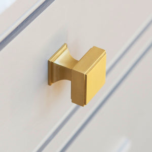 Design by Jonathan Williams Kitchens. Product shown in our satin brass lacquered (SBL) finish.