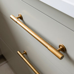 Design by Jean Stoffer Design | Photography by John Stoffer | Kingsheath Cabinet Handle shown in our aged brass (BEL) finish.
