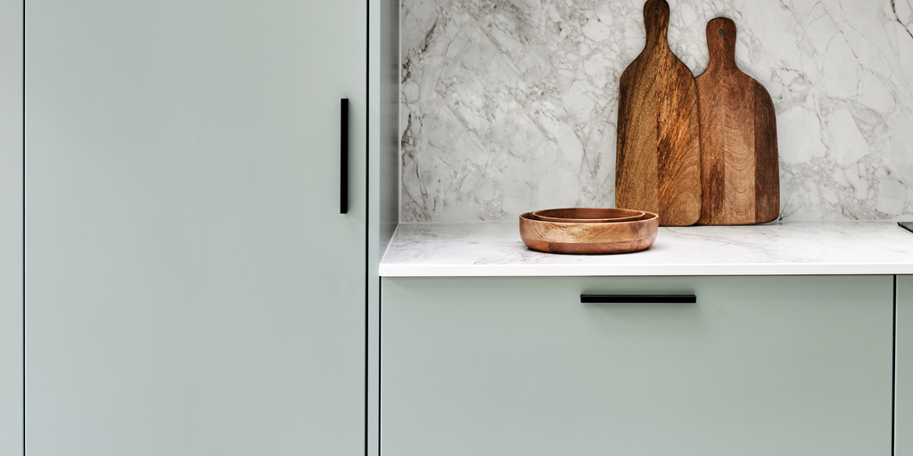 Design by Sola Kitchens. Photography by Juliet Murphy Interiors Photography. Product shown in our matt black lacquered (MBL) finish. 
