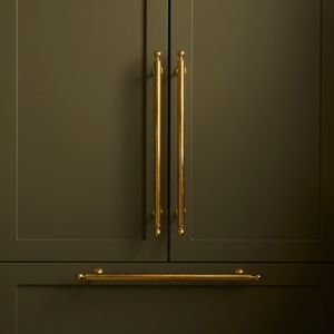 Design by Ashley Montgomery Design. Photography by Lindsay Brown Photography. Product shown in our polished brass unlacquered (PBUL) finish.
